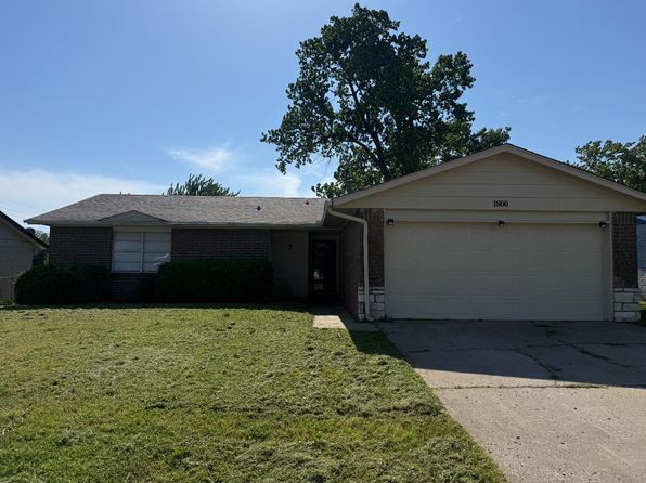 1800 S Pecan Ave