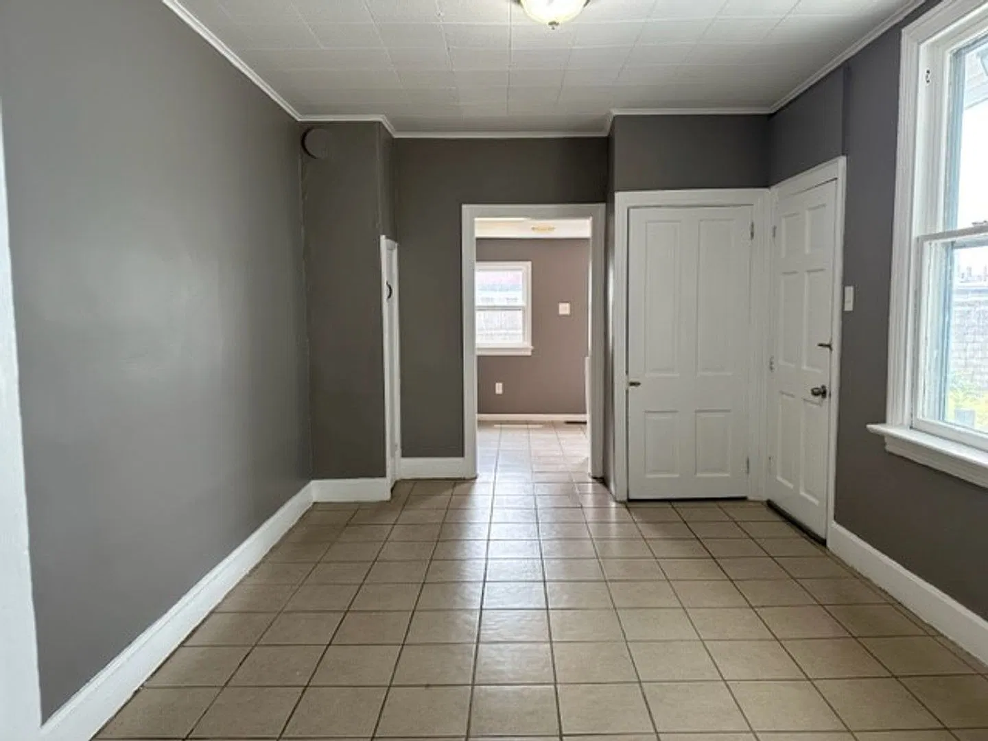 Introducing this cozy 3-bedroom town-home located in Harrisburg School District! — Photo 4