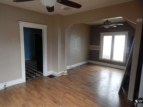 2nd image of 235 N Wabash Ave