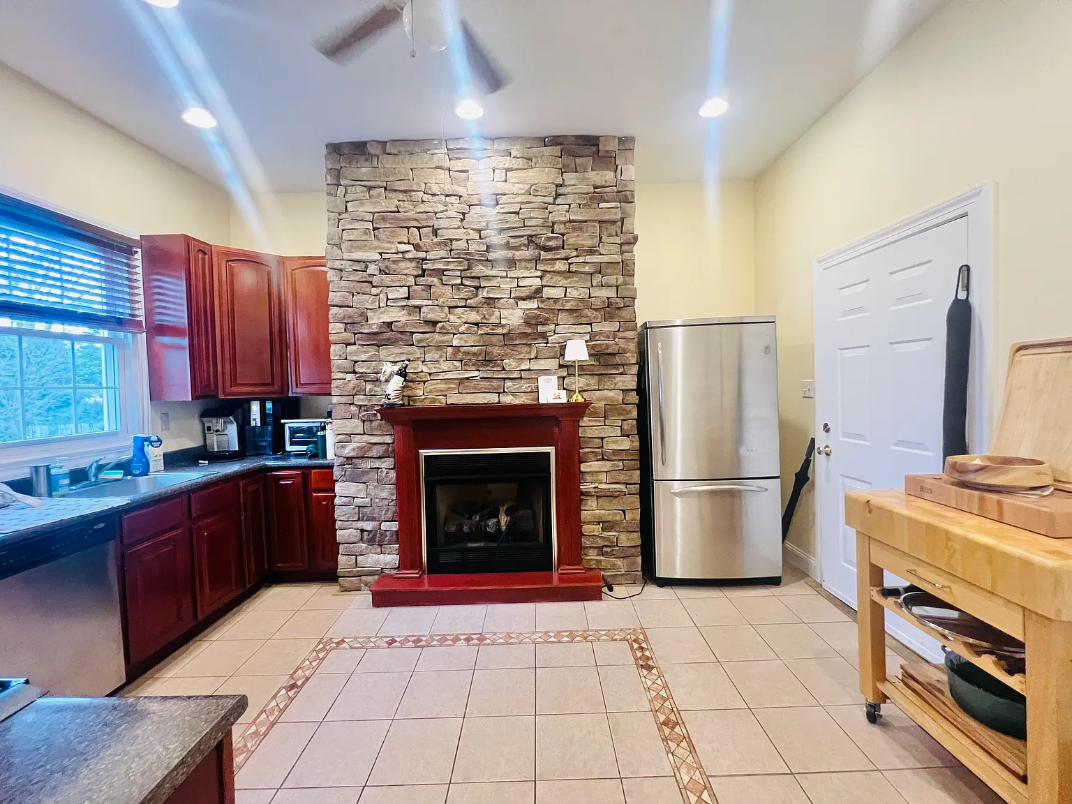 2 bed, $2,900 — Photo 3