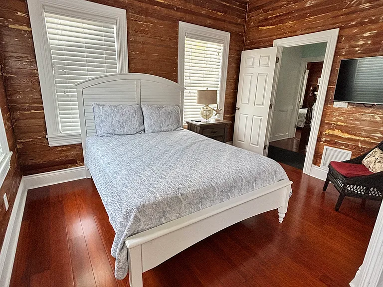 618 Whitehead St — Photo 15