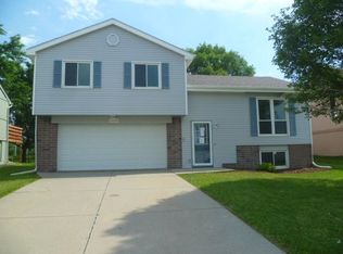 11113 Martin Ave, Omaha, NE 68164