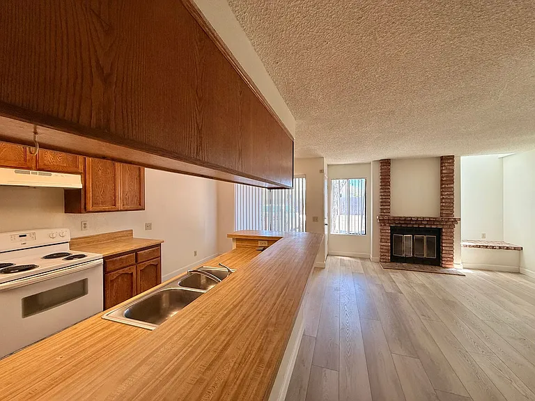 4666 Mission Ave #2 — Photo 3