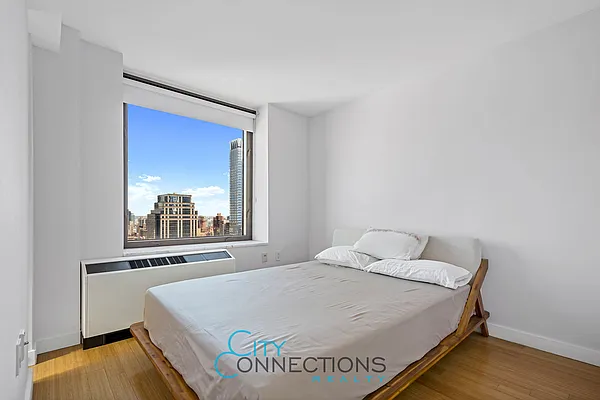 Rented by City Connections Realty | media 7