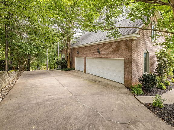 2nd image of 1372 Waterston Drive Drive