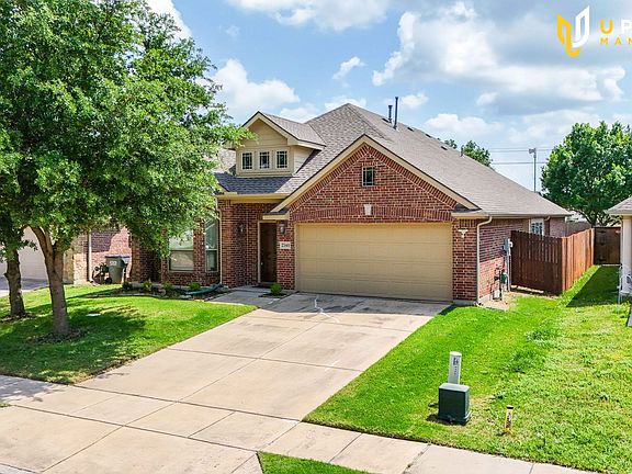 3rd image of 2340 Aurora Dr