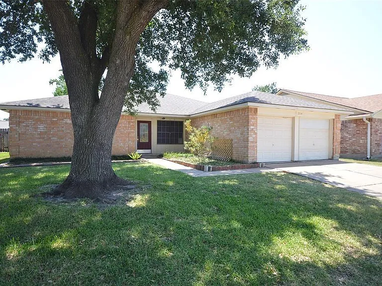 2314 Crooked Ln — Photo 1