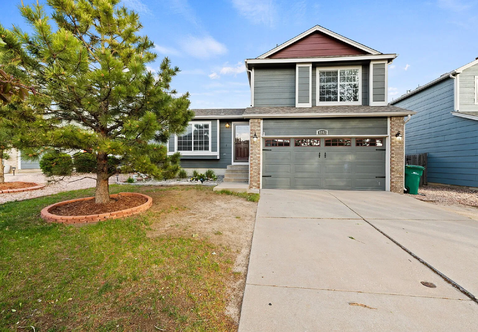 3 bed, 2.0 bath, 1816 sqft, $2,375 — Photo 1