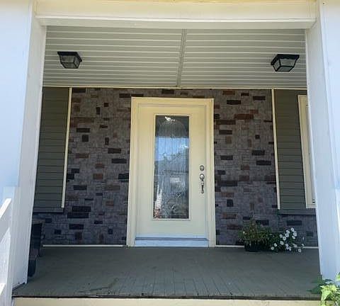 4th image of 405 Bowman St