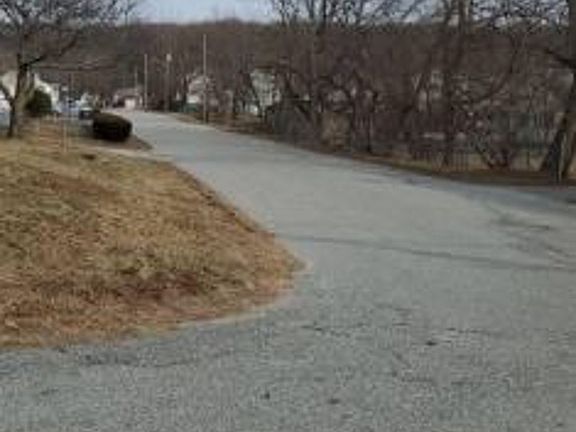 Exterior Neighborhood (street photo)