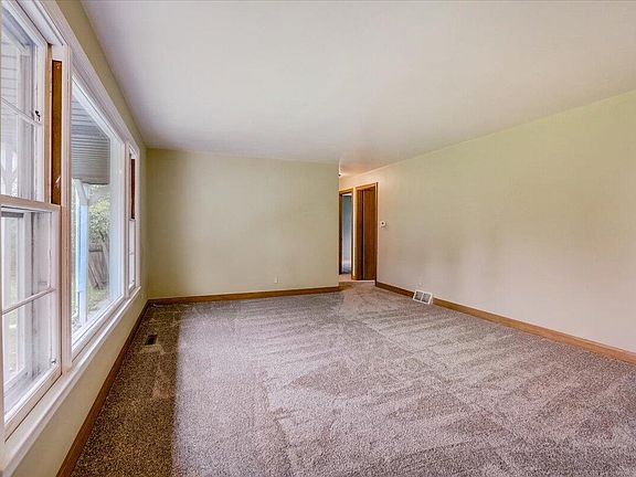 2nd image of 28729 Washington Ave