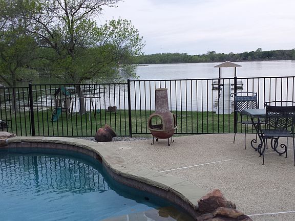 3rd image of 303 Lakewood Dr