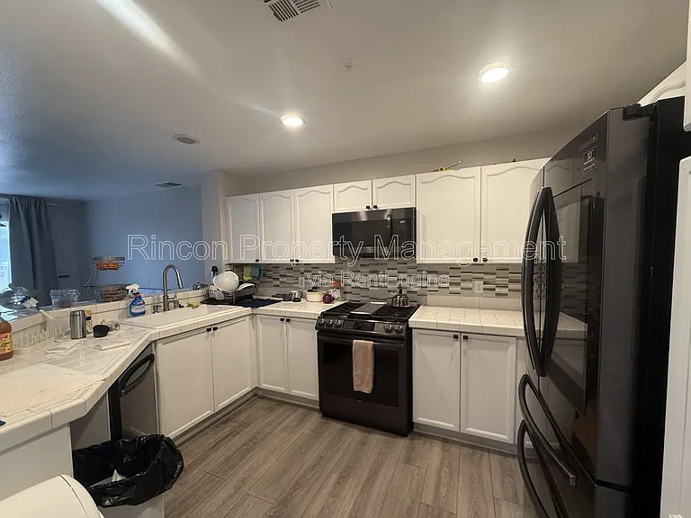 1220 Nautical Way — Photo 2