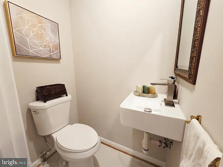 7629 Tiverton Dr — Photo 8