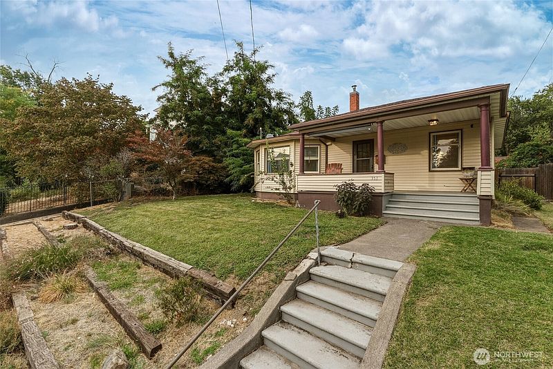 4th image of 353 S 4th Avenue