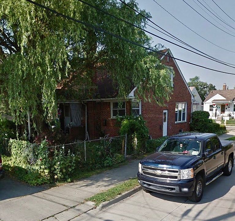 2nd image of 5080 Kenilworth St