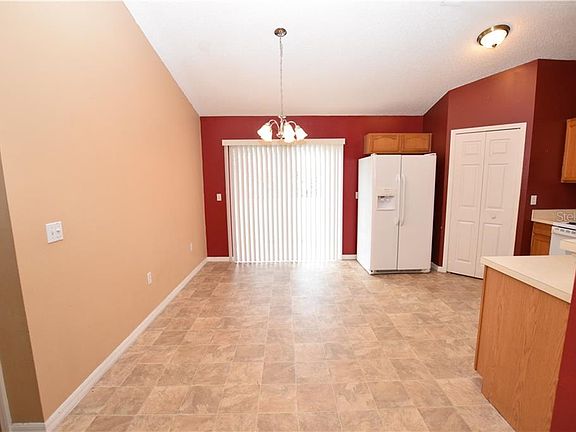 4th image of 3072 Courtland Blvd