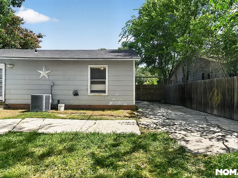 1534 Mardell St — Photo 31