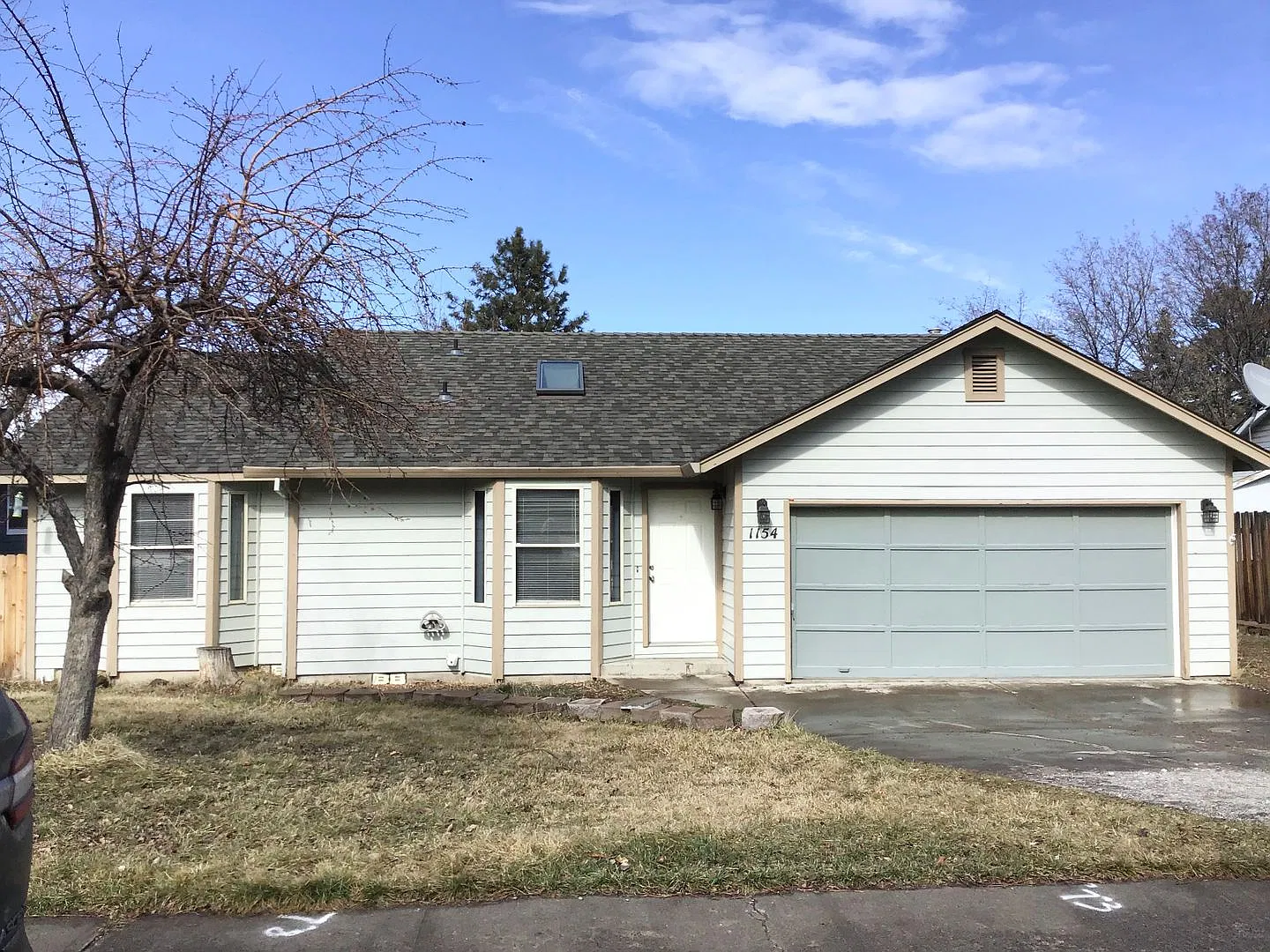 For Rent: Unfurnished Pet Friendly Single Story 3 Bed, 2 Bath, 2 Car Garage W/Large Fenced Lot — Photo 3
