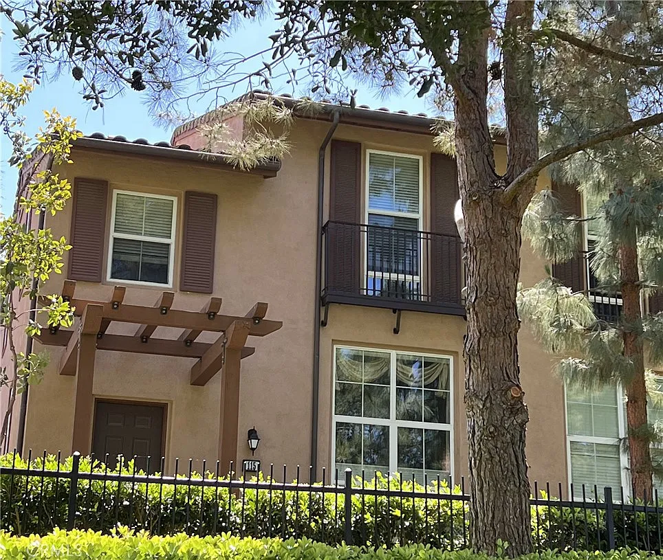 3 bed, 1683 sqft, $4,750 — Photo 1