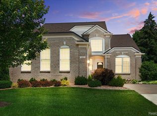 1635 Boulder Ct, Rochester, MI 48306