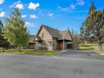 1555 Cinnamon Teal Dr, Redmond, OR, 97756