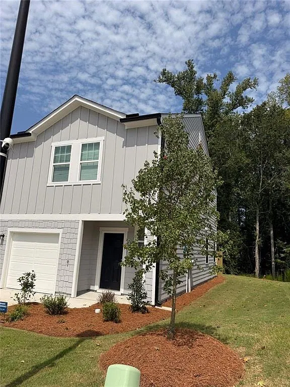 3 bed, 2.5 bath, 1422 sqft, $2,100 — Photo 2