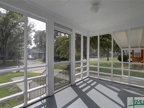5th image of 58 S Parkwood Dr