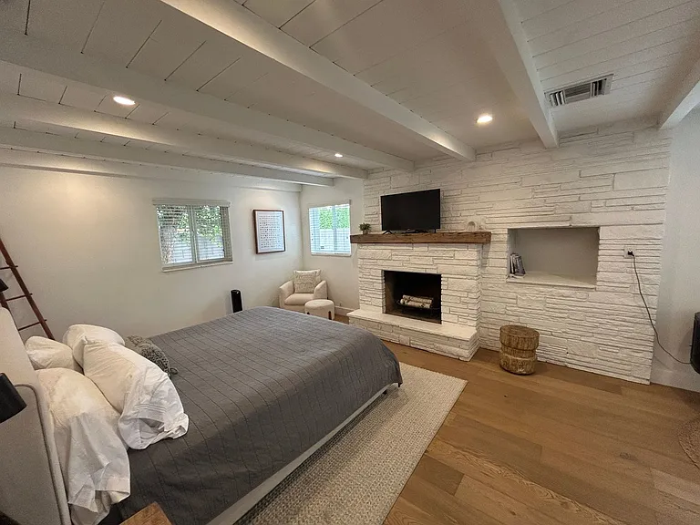 4016 E Avalon Dr — Photo 12
