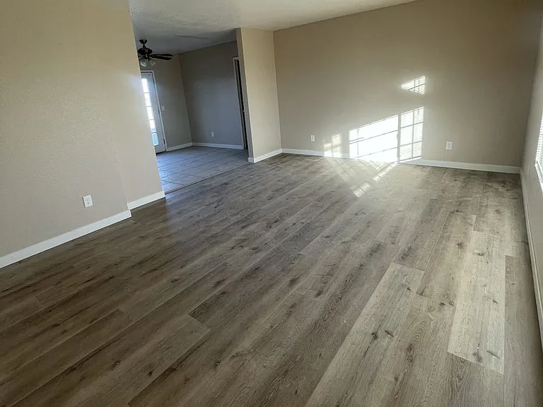 8925 Satinwood Ave — Photo 7
