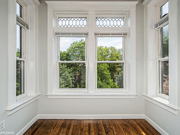 5th image of 2528 N Burling St APT 3F