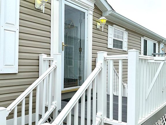 4th image of 38780 Grant Ave #52