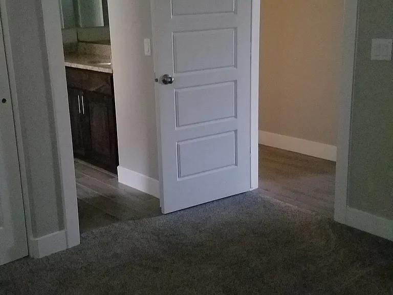 378 N Highland Pkwy — Photo 6