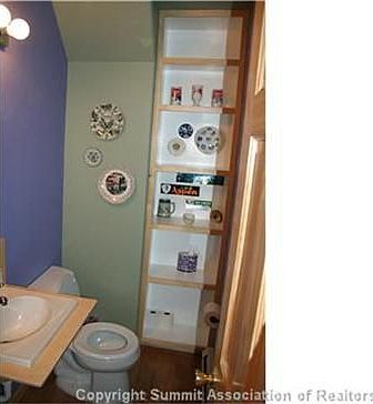 4th image of 501 Teller St #D