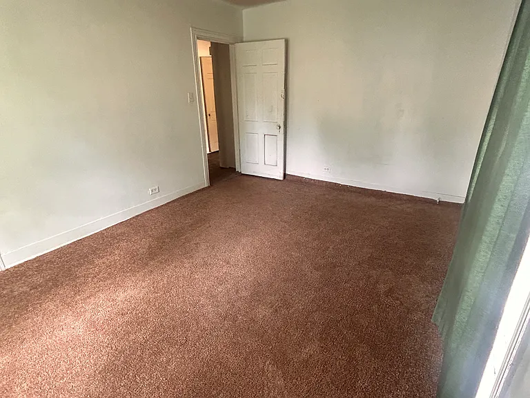 250 N Parkway Dr — Photo 6