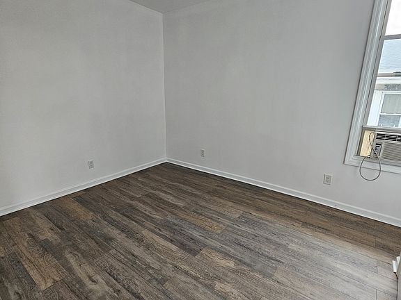 3rd image of 2727 E 26th St #2L