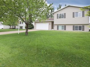 908 10th Ave SE, Barnesville, MN 56514