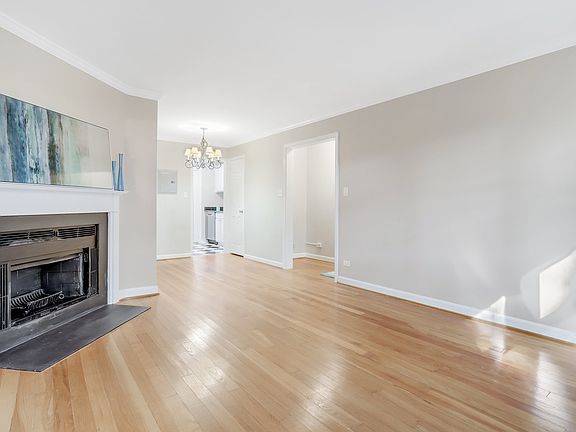 3rd image of 110 N George Mason Dr APT 2