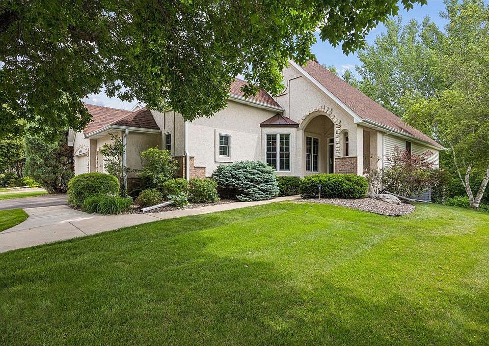 1st image of 18464 Farmstead Cir