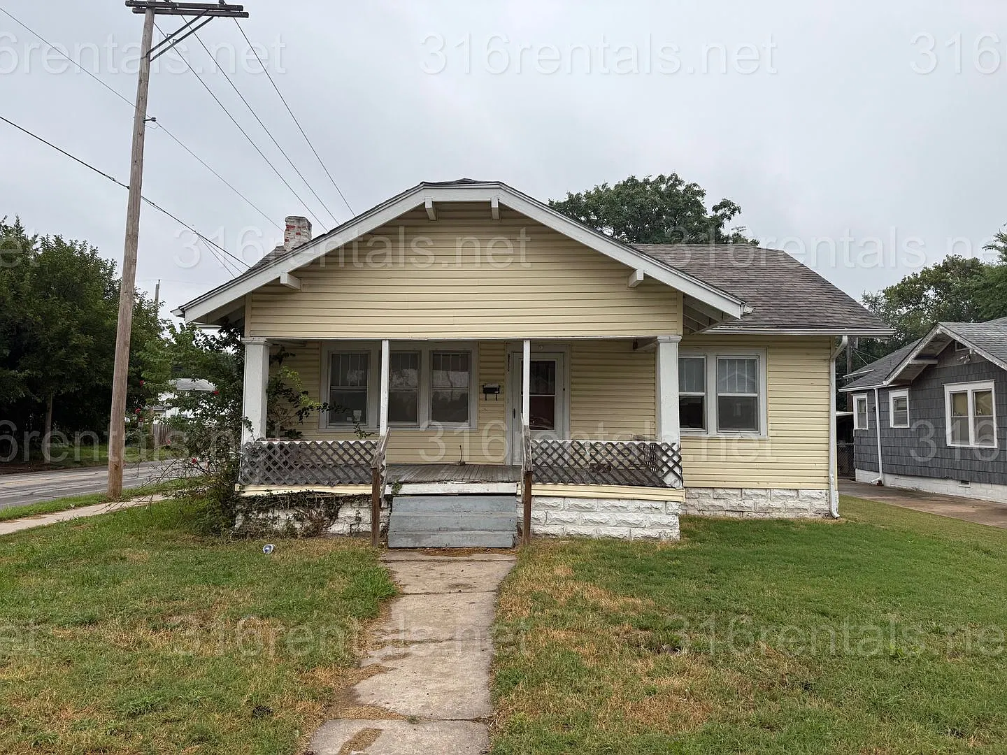 $775 - 2 bedroom / 1 bathroom - Single Family Home — Photo 1