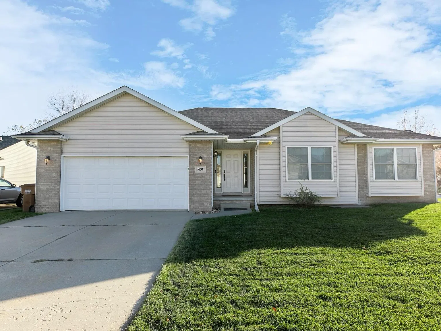 6 bed, 3324 sqft, $3,000 — Photo 3