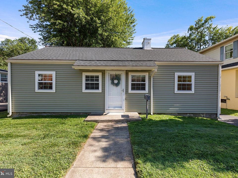 1st image of 16 Haws Ln