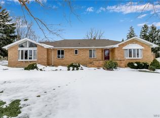 4846 Clearview Dr, Williamsville, NY 14221