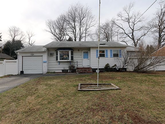 2nd image of 5 W Haven Dr
