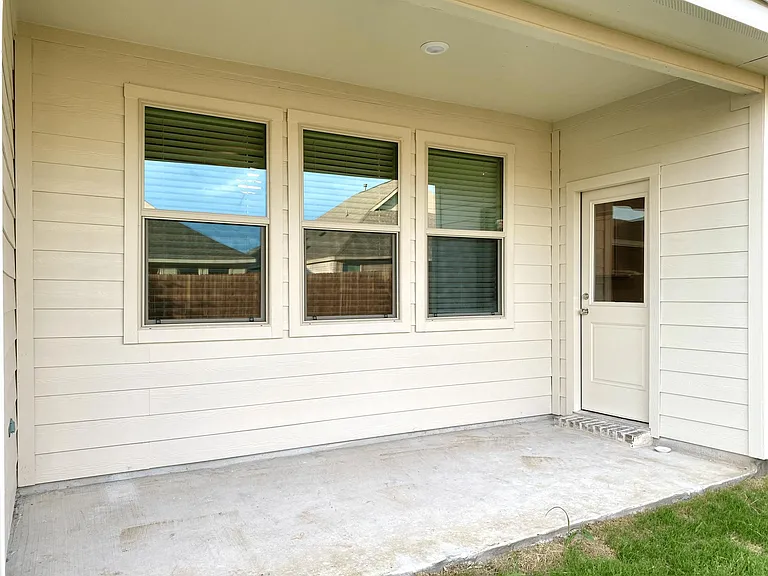 1201 Sassafras Dr — Photo 24