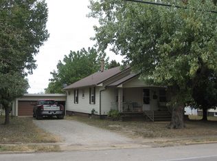 707 E Chestnut St, Desloge, MO 63601