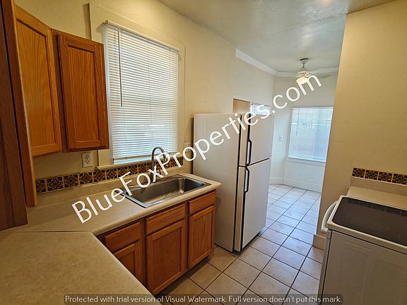 5th image of 827 E Helen St