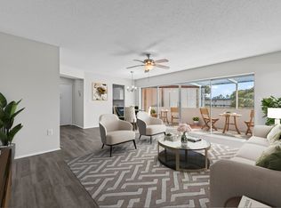 6 Greenway Vlg N UNIT 212, Royal Palm Beach, FL 33411