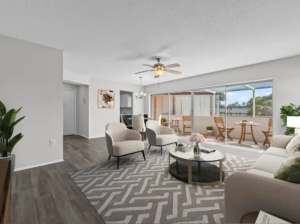 6 Greenway Village N #212, Royal Palm Beach, FL 33411