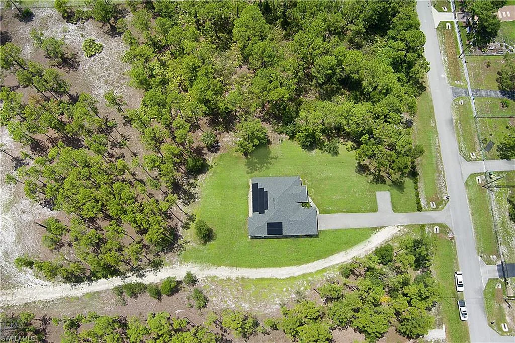 3 bed, 2.0 bath, 1713 sqft, $3,200 — Photo 3